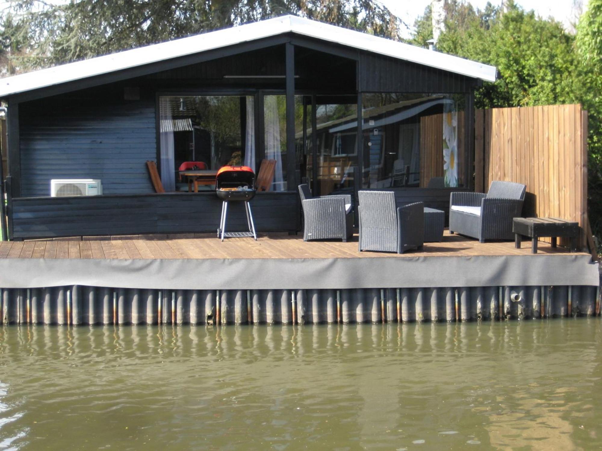 Modern Chalet In A Small Park With A Fishing Pond Geel Luaran gambar